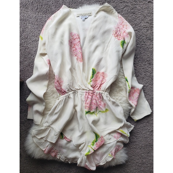 ❌SOLD❌ Stone Cold Fox Bloom Floral Playsuit Romper - Picture 5 of 8
